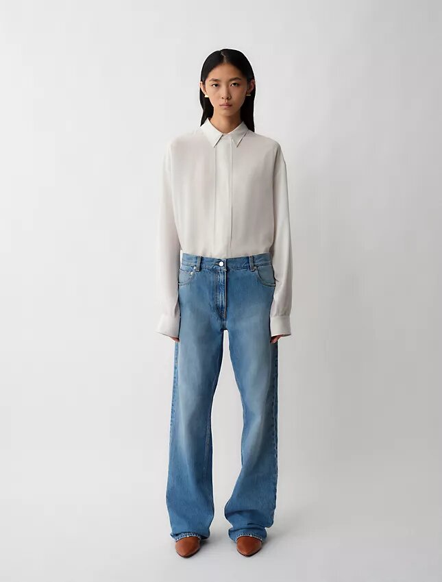 02 Low Rise Straight Jeans 02 Low Rise Straight Jeans