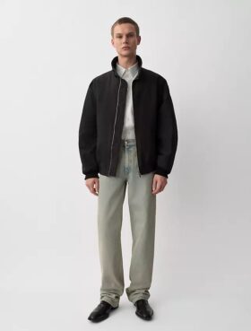 02 Relaxed Straight Jeans