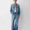 05 Low Rise Wide Leg Jeans