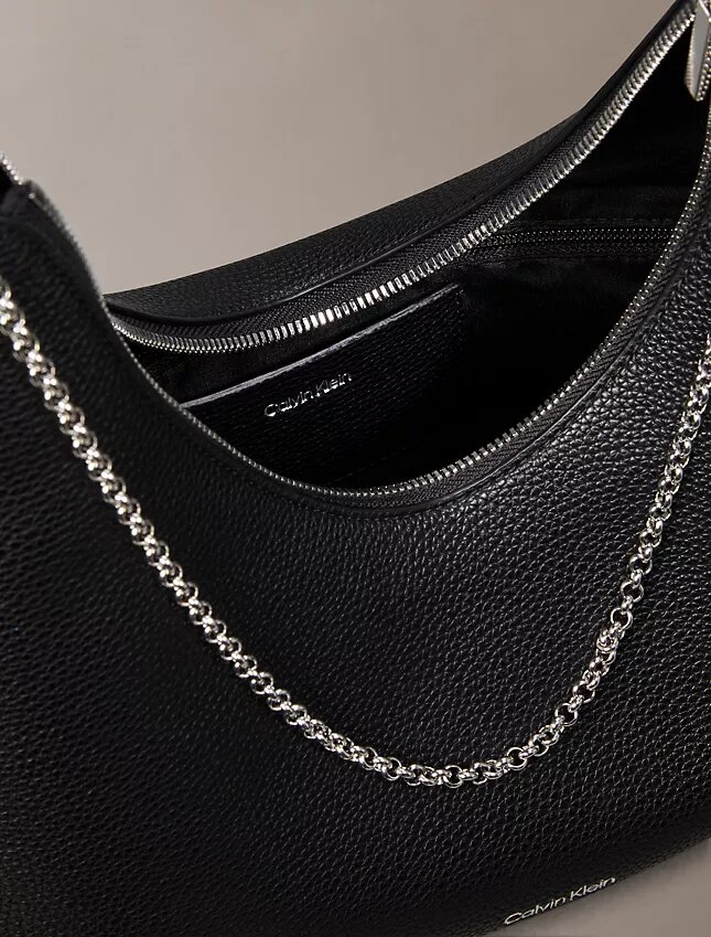 Emblem Logo Hardware Pebble Shoulder Bag Emblem Logo Hardware Pebble Shoulder Bag