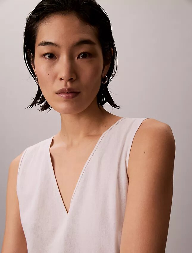 Linen Blend V-Neck Sleeveless Belted Dress Linen Blend V-Neck Sleeveless Belted Dress