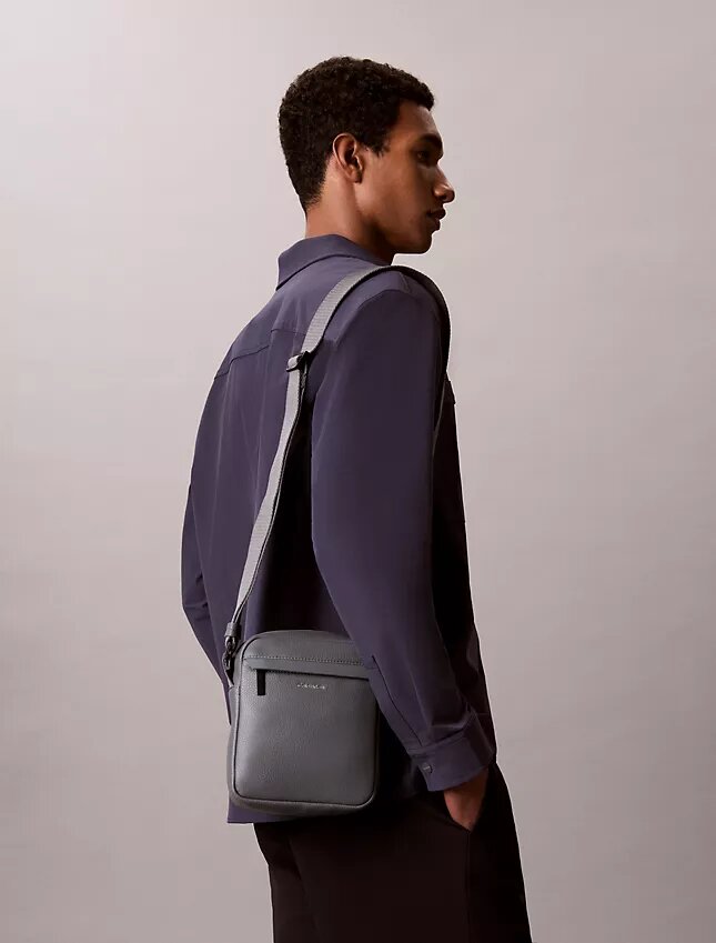 Pebbled Reporter Bag Pebbled Reporter Bag