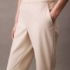 Refined Stretch Tapered Trouser