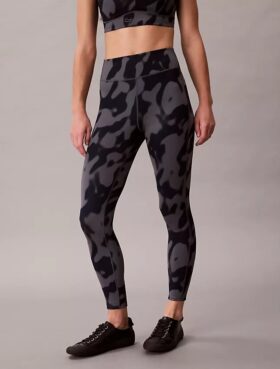 Soft Sport Abstract Print 7/8 Leggings Soft Sport Abstract Print 7/8 Leggings
